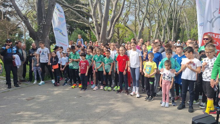 Рекорден брой участници във „Великденски крос с децата на Варна“