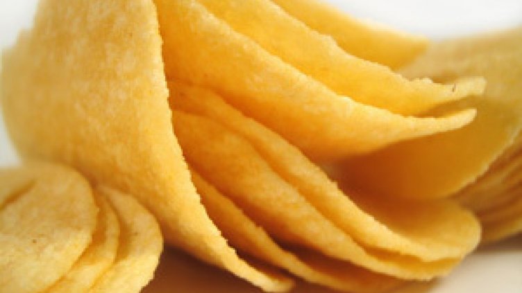 Мъж отхапа част от бузата на жена си заради пакет чипс  