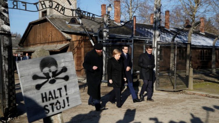 Меркел за първи път в нацисткия лагер на смъртта "Аушвиц"