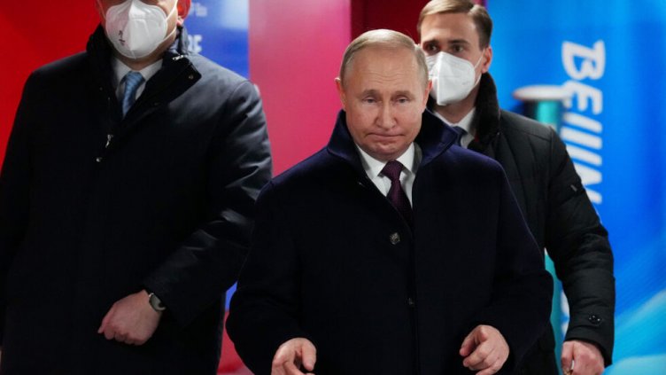 Путин уволнил 1 000 души от персонала си от страх да не бъде отровен