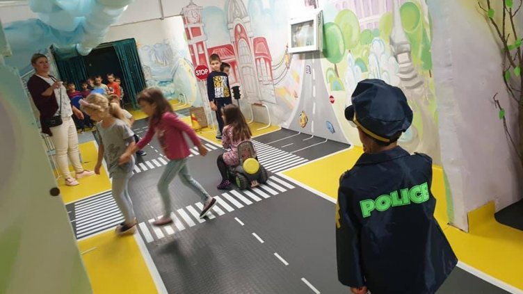 В ДГ "Маргаритка" във Варна оборудваха интерактивна зала за безопасно движение