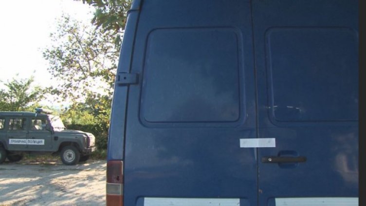 Спипаха 34-ма нелегални имигранти