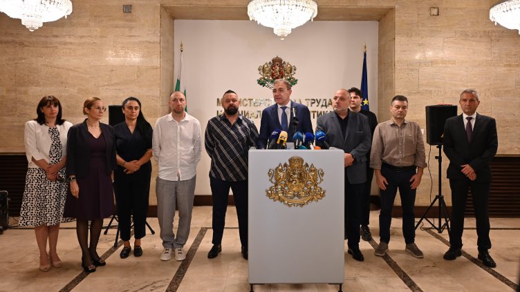 Край на една мъка: Еднодневните трудови договори ще имат само ЕГН и три имена 