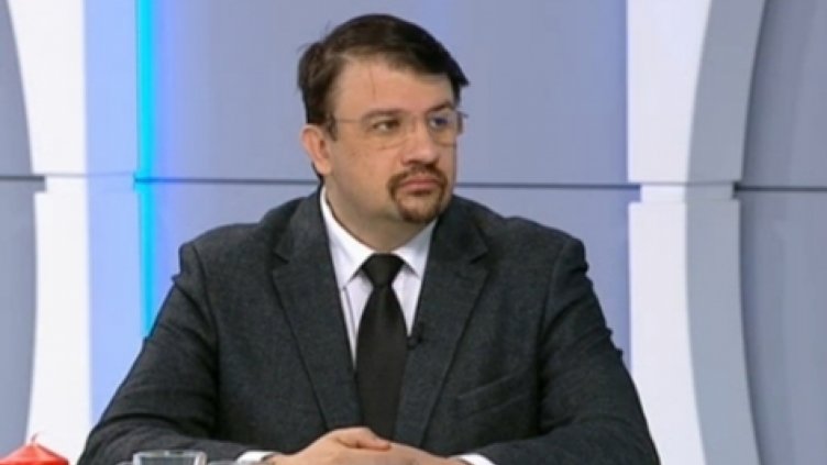 Десните против 100% мажоритарен вот в 2 тура