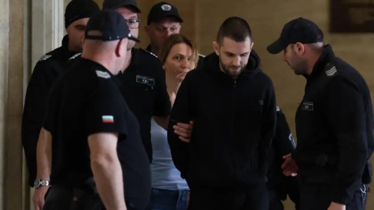 Съдът остави в ареста шефката на Агенция "Митници" и Стефан Димитров