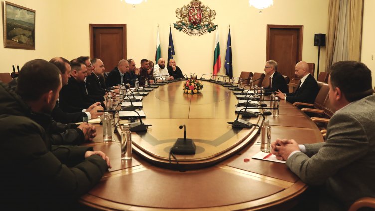 Кабинетът постигна напредък в преговорите с протестиращите земеделски производители