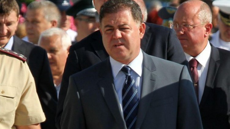 Ненчев разпореди проверка по аферата "Калашников"