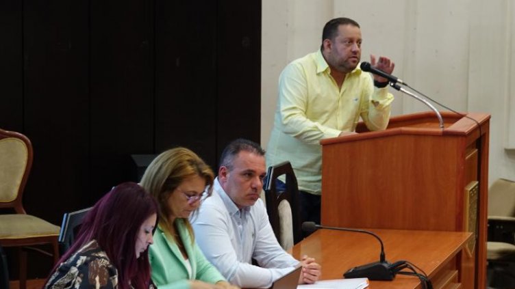 Балабанов: Няма да местим Младежкия дом