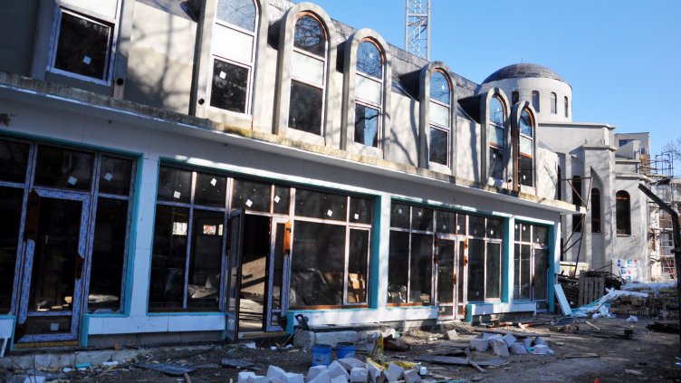 Kамбанeн звън напомня на варненци, че се гради нов храм