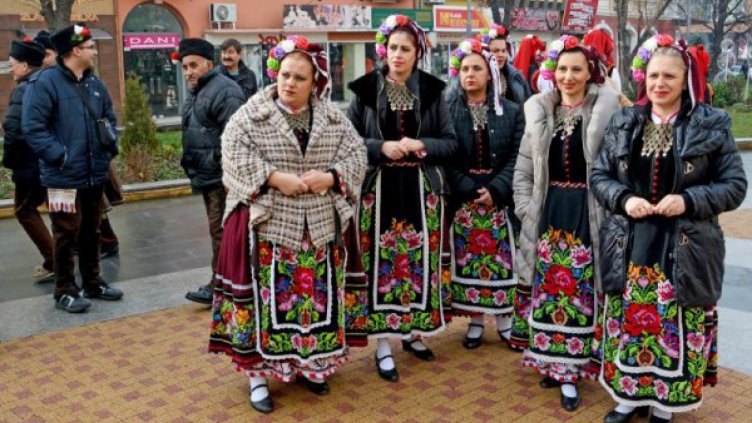 Протест в носии срещу кмета на Сливен