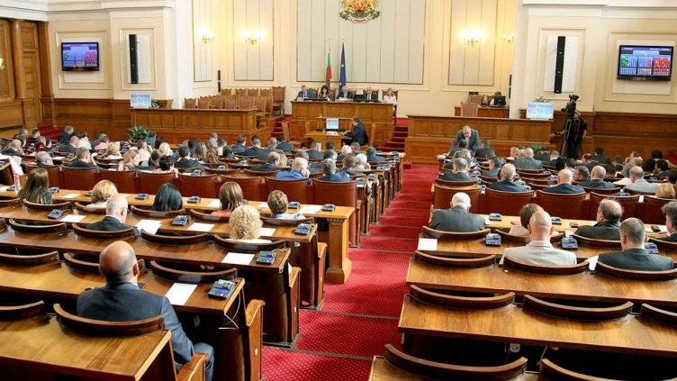 БСП и ГЕРБ в спор за децата на България  