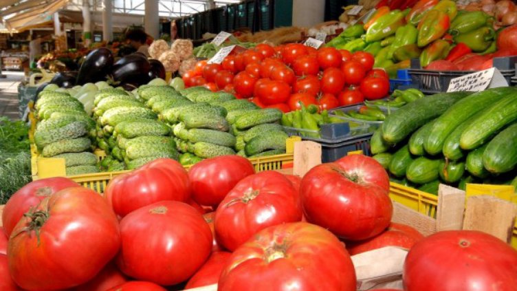 Чушките и доматите поевтиняват