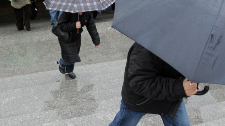 Интензивни валежи и малко слънце през октомври