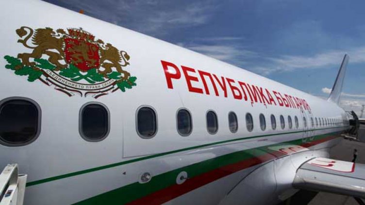 12-годишно уиски, октопод и папая – част от менюто в самолетите на властта