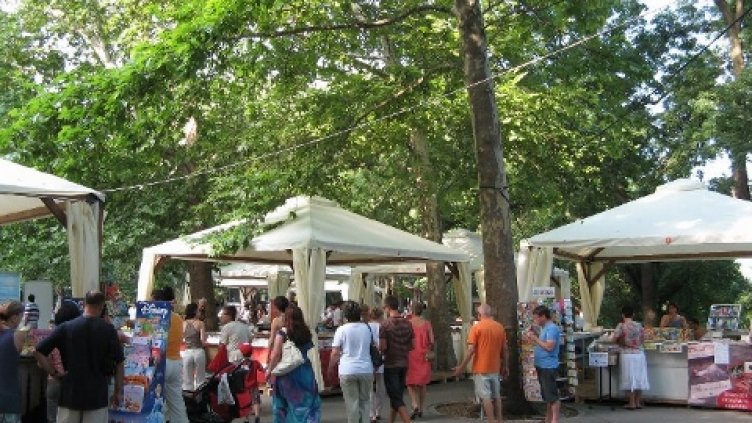 За седмица ларгото става Алея на книгата