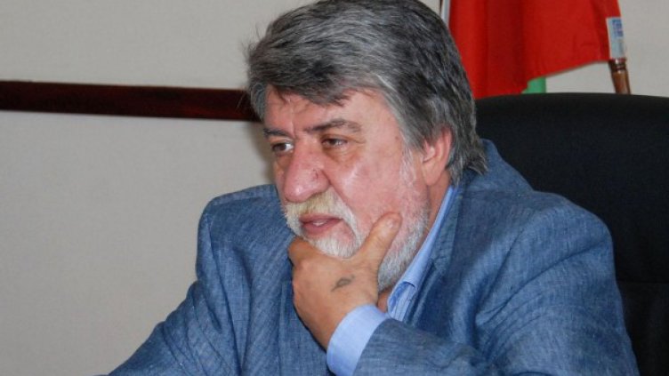 Вежди Рашидов лекувал синузит, било му трудно да говори