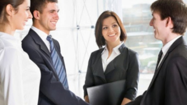 Държавата дава пари на фирми, за да наемат стажанти