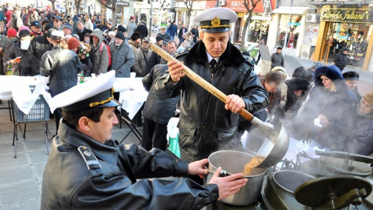 Военен ритуал и молебен за здравето на моряците ще има на Никулден