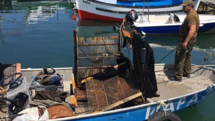 Конфискуваха драги при проверка в Бяла (ГАЛЕРИЯ)