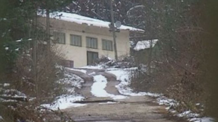 Жандармерия спря трудовите инспектори да влязат в завода в Горни Лом
