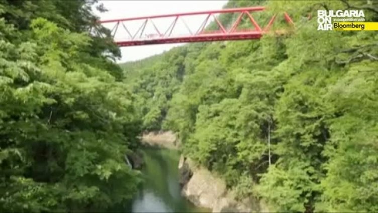 Австралиец влезе в книгата на Гинес след като за 24 часа скочи с бънджи 158 пъти