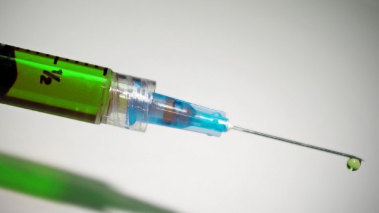 Втори месец деца остават без ваксини