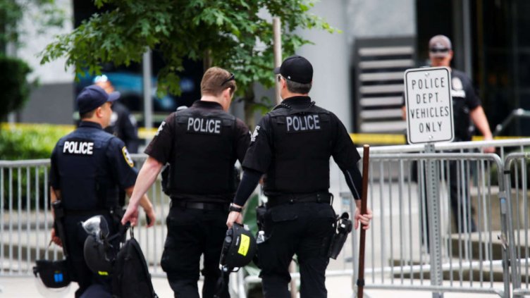 Камион уби участник в гей парад