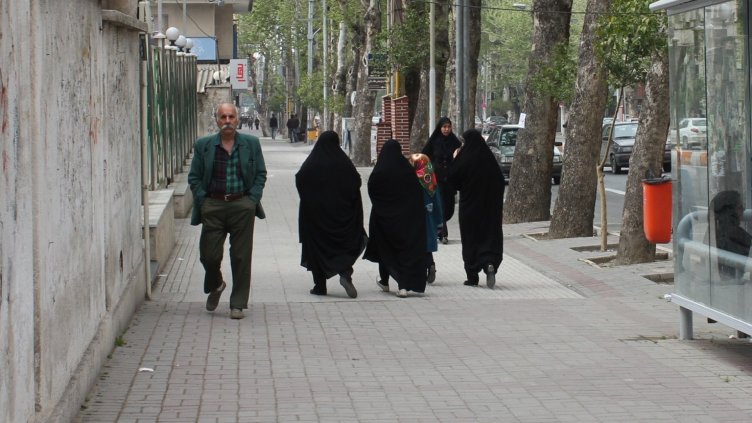 Наказание от Белгия: Бежанец, пък си ходи у дома на почивка