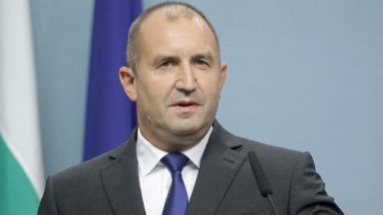 Президентът ще удостои български военнослужещи с висши военни звания