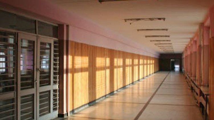 Неочаквана ваканция за учениците в 6 квартала на София