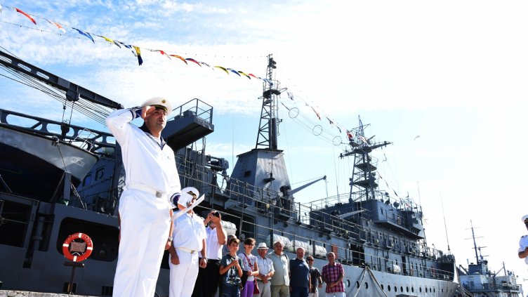 Отбелязаха 30 г. от вдигането на флага на кораба станция за размагнитване