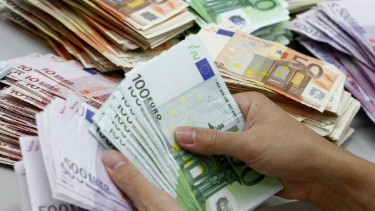 Пенсионер откри €200 и банкова карта, предаде ги в МВР