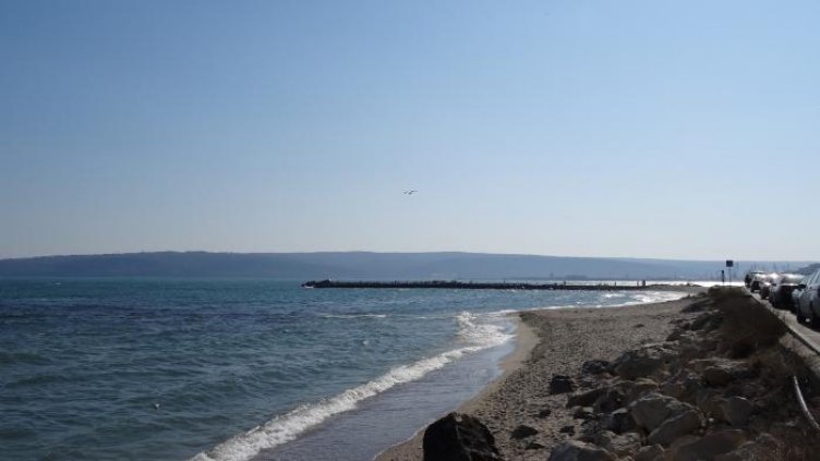 Екоинспекцията: Плажът на Варна - замърсен от спукана частна канализация