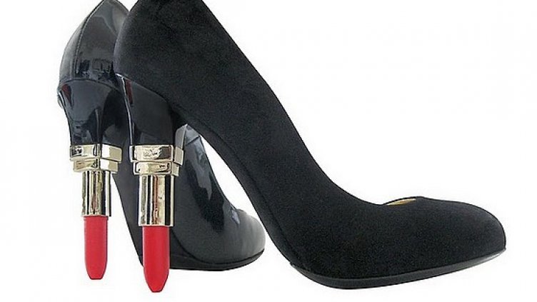 Червилото, токчетата и полите – алтернативни икономически индикатори