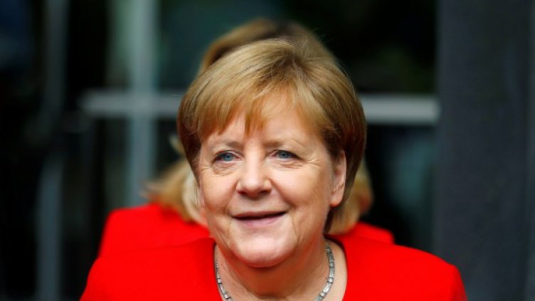 Меркел няма намерение да се отказва – ще издържи до 2021 г.  