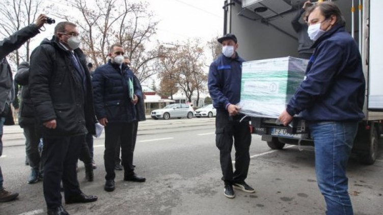 Ваксините на „Moderna" дойдоха (ВИДЕО)