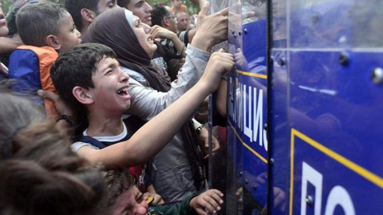 Едва 92 деца на бежанци са записани в българските училища