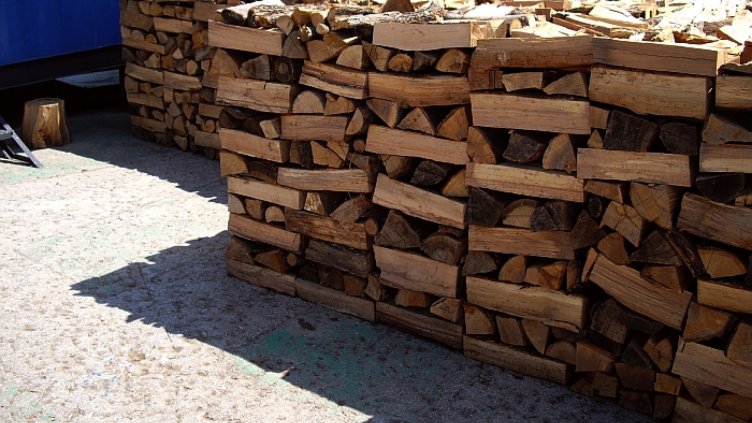 Дървата за огрев поскъпват и във Варна