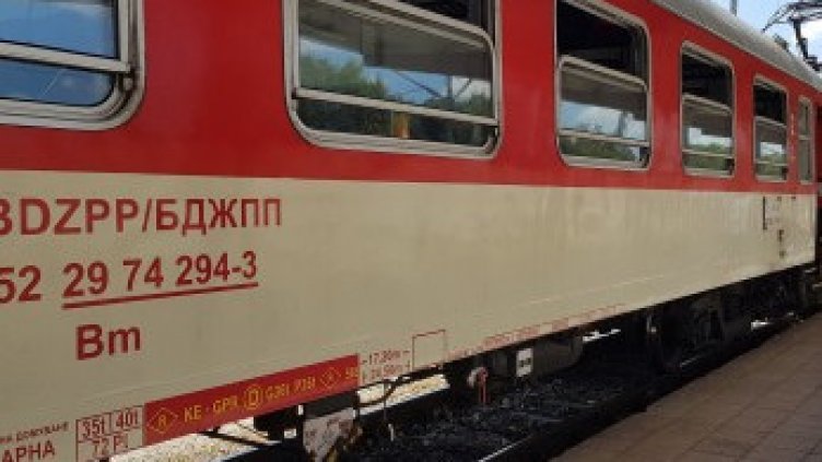 БДЖ пуска допълнителни вагони по влаковете за Коледа и Нова година