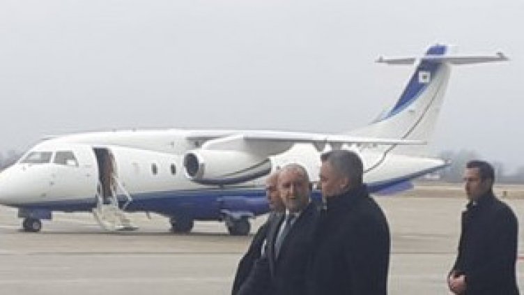 Радев посрещна австрийския канцлер и го заведе директно на браздата с Турция