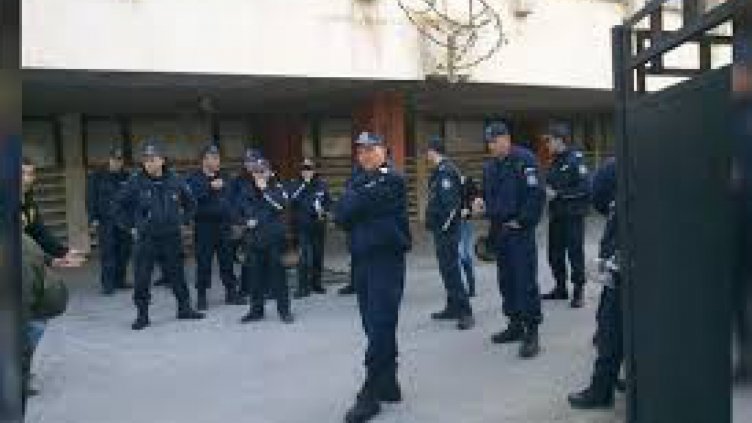 Във Варна - полиция пази банките, изплащащи парите на КТБ