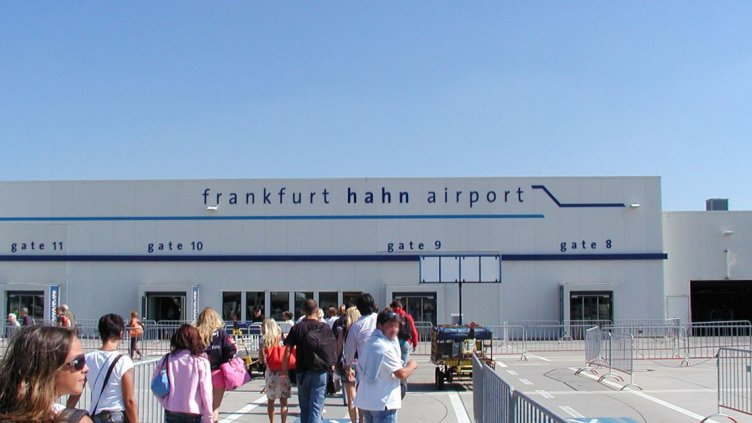 МВнР пое случая с българите, блокирани летище „Франкфурт-Хан”
