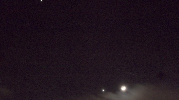 Венера и Юпитер &quot;се прегръщат&quot;