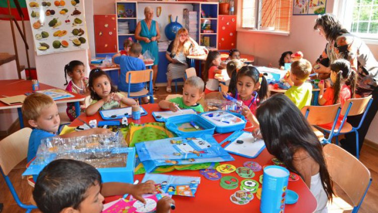 Държавата ще осигурява бавачки на децата, за които няма място в градините