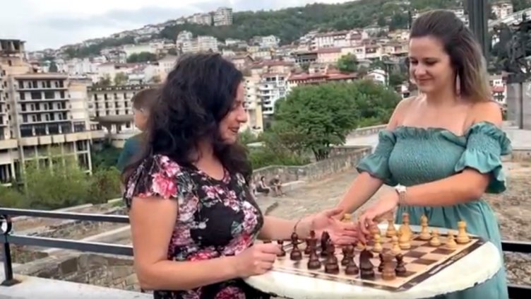 Шах и мат с... Пешката! Шахматистка аут от листата на "Възраждане"