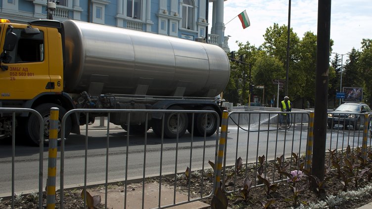 Читател: Кога се мият улиците в центъра на Варна?