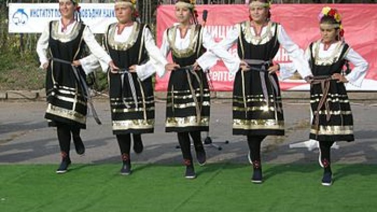 4 дни „Виница“ пее и танцува