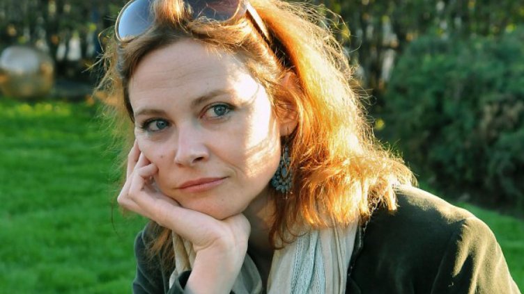 Стефка Янорова като самотна майка в "Падаща звезда"