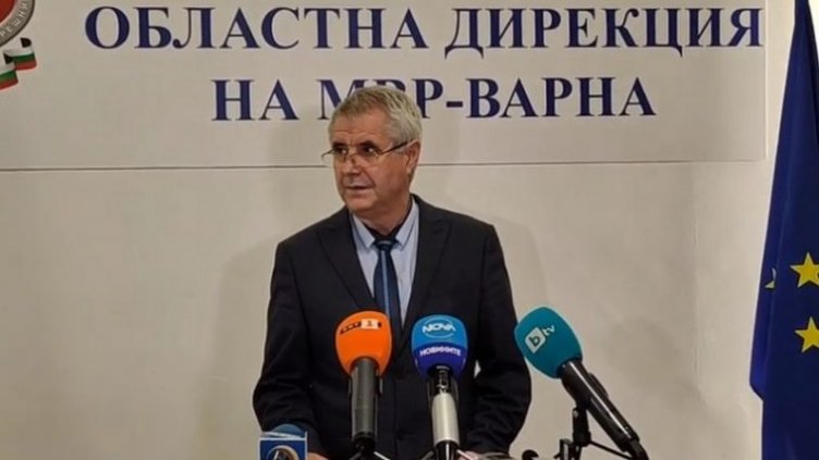 Ст. комисар Михов докладва на Демерджиев годишния отчет за свършеното от ОДМВР– Варна