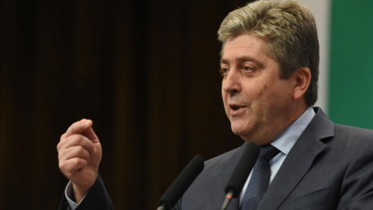 Първанов против санкции за негласуващите